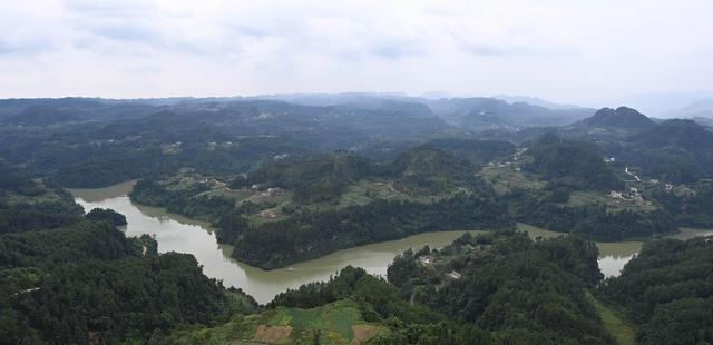 俯瞰四川威远穹窿地貌