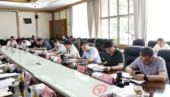 孟凡兵,李垠乐,陆永昌,省第三驻点指导组副组长李辉等参加会议.