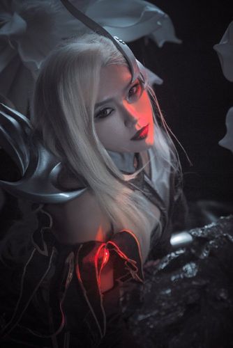 《英雄联盟》莫甘娜cos,至尊魔女,电影质感表现力抓眼