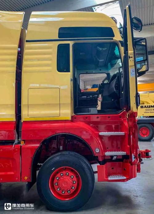 可以撼动超千吨大件,这款德国曼恩tgx卡车改装底盘,性能真强悍