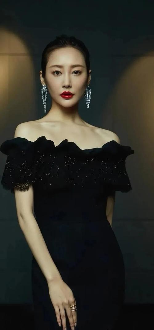 李纯与王鸥美图|李纯和王鸥长得也太像了吧!你能分清吗?