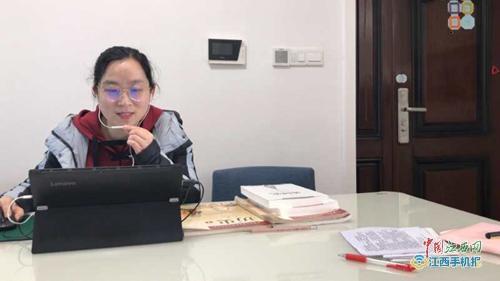 罗静老师,中共党员,优秀青年教师,高三历史备课组长,文科培优班历史