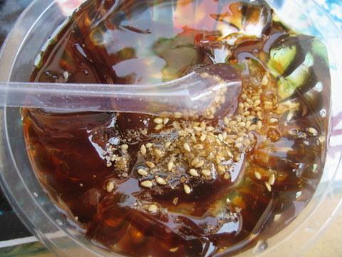 一块钱一碗的冰凉粉,比较解渴.