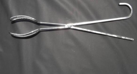 二,产钳术的弊端 产钳术虽然能够帮助产妇顺利生下孩子,但是会有一些