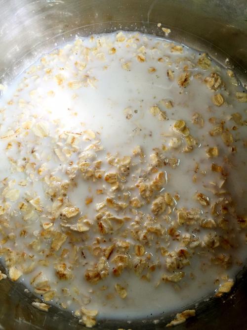 牛奶燕麦片的做法