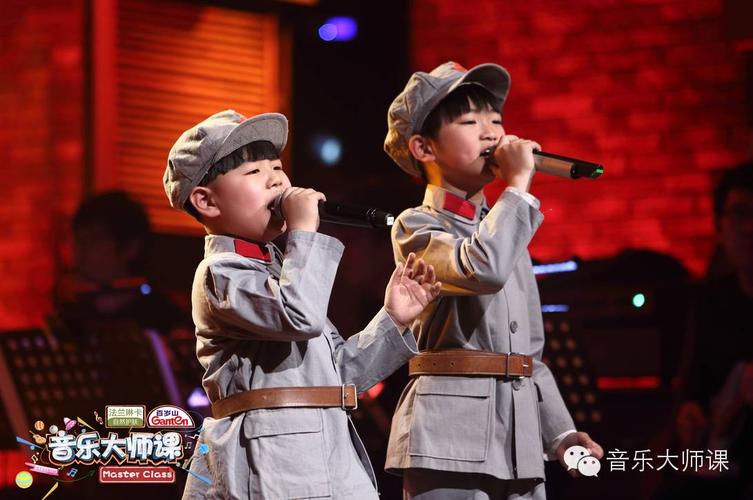 这支歌曲 在韩磊老师的帮助下 王浩丞和周安信的演唱 就连听课团上