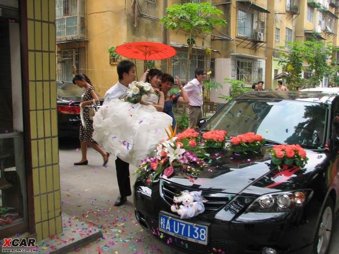 照片更新完毕~结婚了,我的黑小三做主婚车哦,大家来给