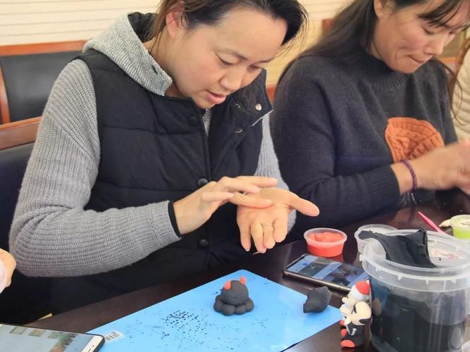 新港城幼儿园教师超轻黏土制作展示活动
