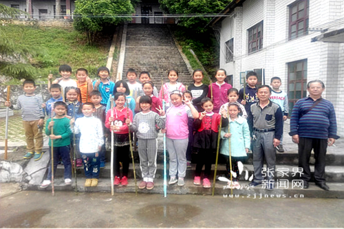 慈利县龙潭河镇中学:汉剧艺术进校园