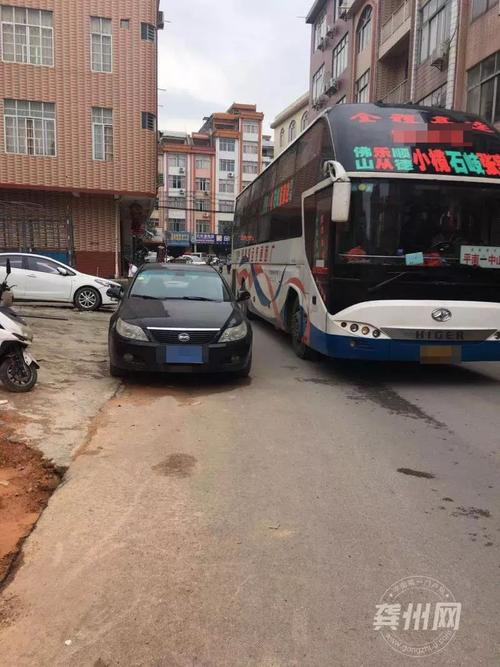 平南街头!一车四女!考虑过电瓶车的感受吗?