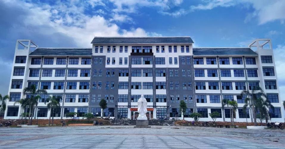 2亿,梧州网红学校"苍梧高级中学"太美了,校内