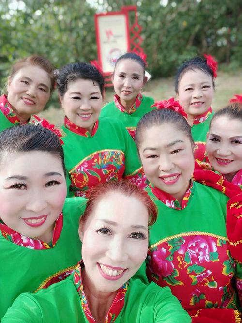 姐妹们参赛美照留念