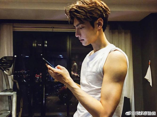 有肌肉的罗云熙,安利利器