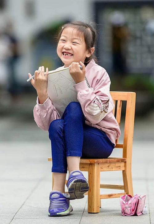 学画的娃儿