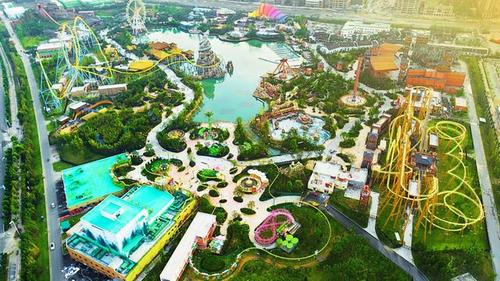 景点印象:合肥欢乐岛是夏季最适合游玩的地方之一,各种趣味游戏层出