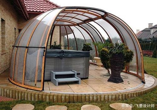 院子里装个浴缸,上面加个凉棚,躺里面比窝在家里吹空调舒适多了