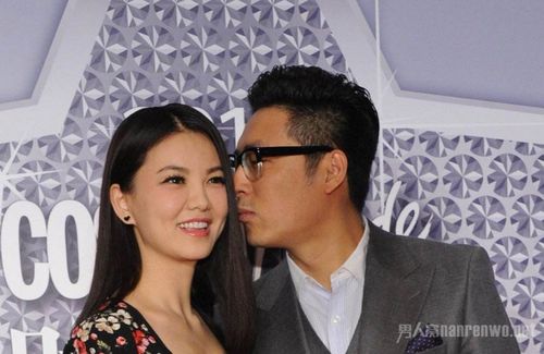 王岳伦辟谣出轨传闻 多年来真的靠老婆吗?