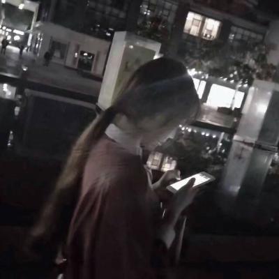 女生冷漠qq黑白头像伤感