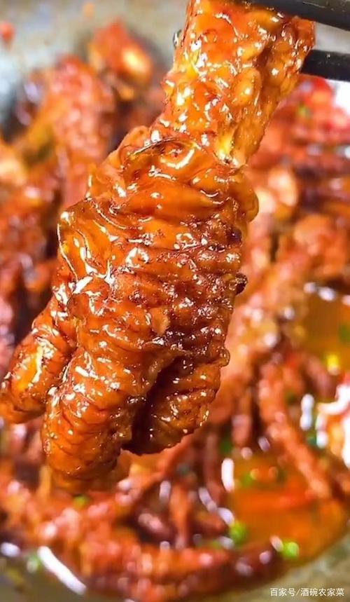 肉质松软,软糯脱骨的香辣虎皮鸡爪