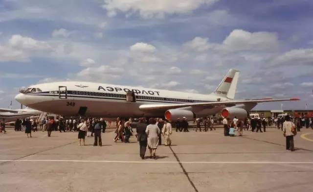 1981年,苏联最大客机伊尔-86亮相巴黎航展.