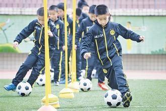 足球基本功的掌握技巧