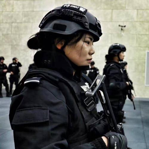 铿锵玫瑰~女子特警队