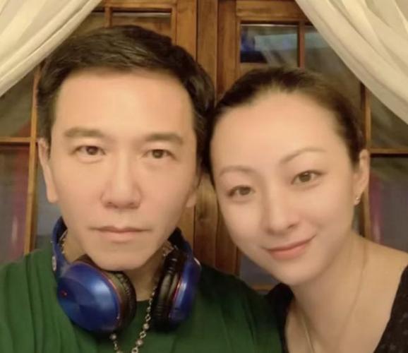 32岁张曦雯公开与男友合照被赞有夫妻相温兆伦告白小20岁太太