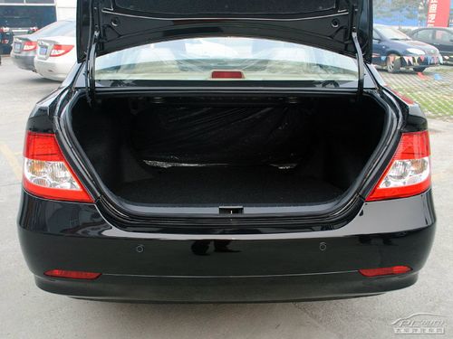 比亚迪f3空间图片