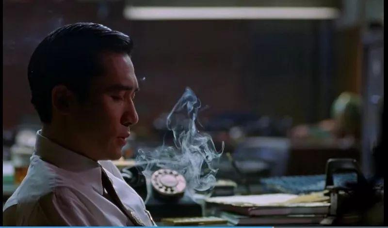 《花样年华》中梁朝伟饰演周幕云