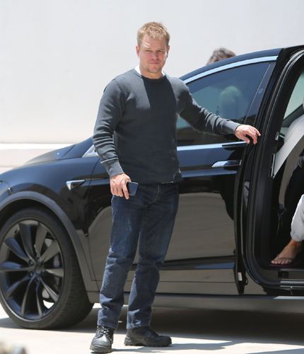 原创49岁马特·达蒙和家人出游!180斤的胖乎乎身材,越来越呆萌了