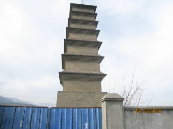富平三座唐以前塔,圣佛寺塔和法源寺塔均为七级八角.