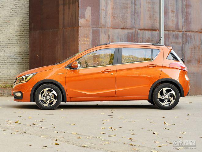 宝骏310降0.5万 经济自主两厢车