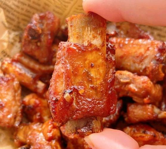 外酥里嫩的蒜香炸排骨,好吃到吮手指,越吃越上瘾