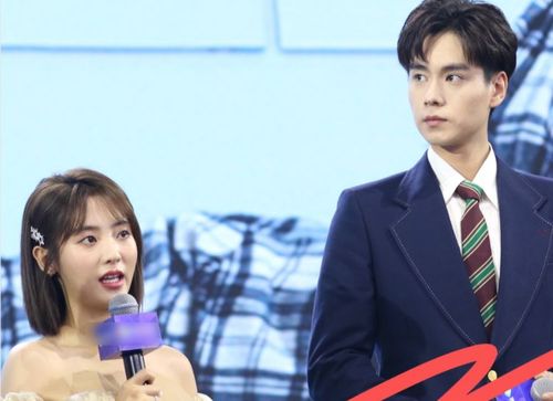 胡一天邢菲合体亮相,没了修图师的精修,生图下的颜值没看错吧