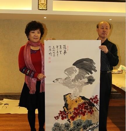 [云南] 书画家昆明做慈善 义卖作品帮蝴蝶谷"小矮人"