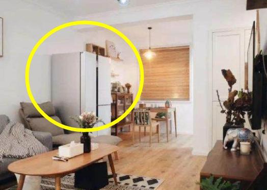 聪明人都把冰箱摆到这个位置,不占空间又美观,我家摆错了5年!