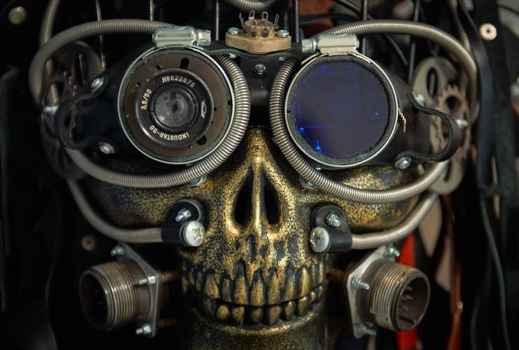 圣彼得堡拍摄的艺术家纳塔利娅·帕夫洛娃工作室内的蒸汽朋克面具