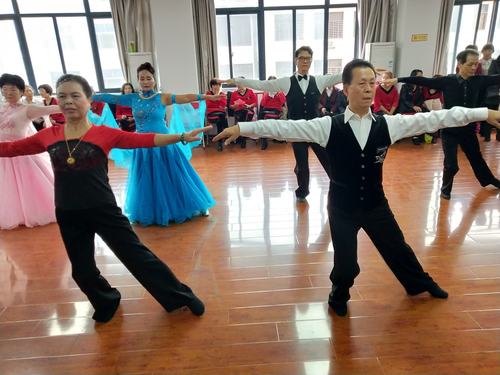 福清市老年大学摩登舞,交谊舞班二课堂活动!