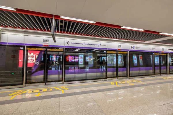 南京地铁三号线2015年4月1日正式运行.