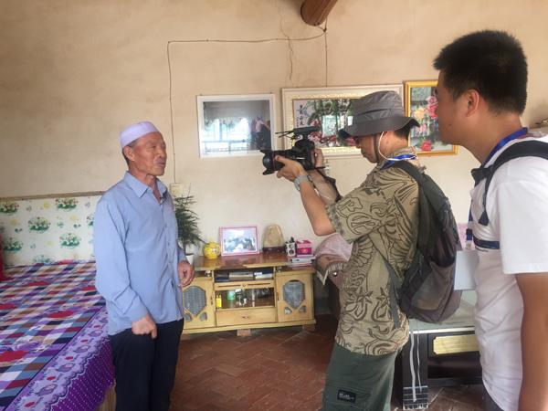 记者见证泾源县杨岭村一年来的新变化