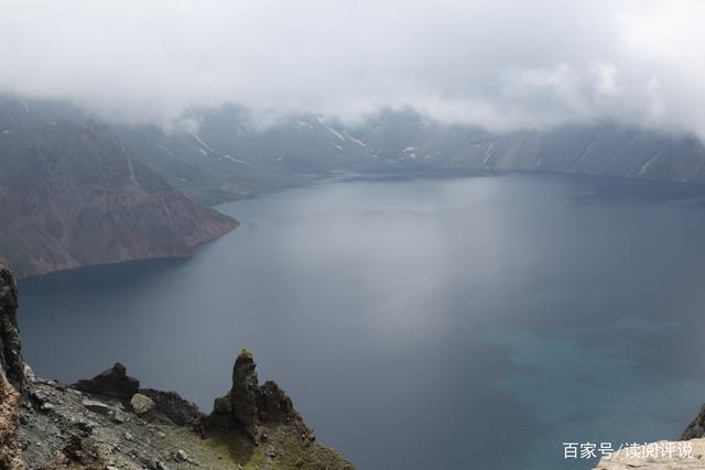 长白山天池:我是迎风沐雨的勇士,为你的那飘渺美艳的