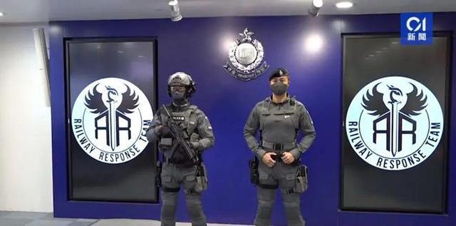 香港特警换新装七一亮相执勤earmor耳机成rrt标准装备