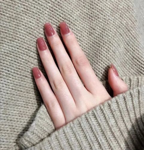 简直是我的心头爱～脚上的美甲一直偏爱纯色系,绿松石就很好看