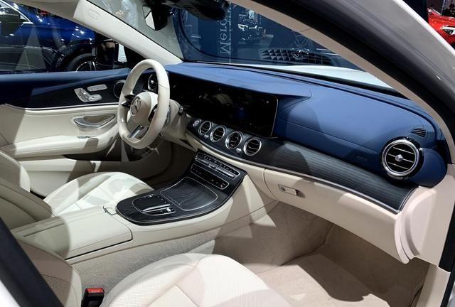 上海车展实拍新款奔驰e级phev,游艇蓝内饰引人注目
