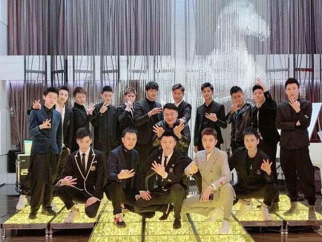 上海白马会所震惊社会富婆送鸭王礼物上百万