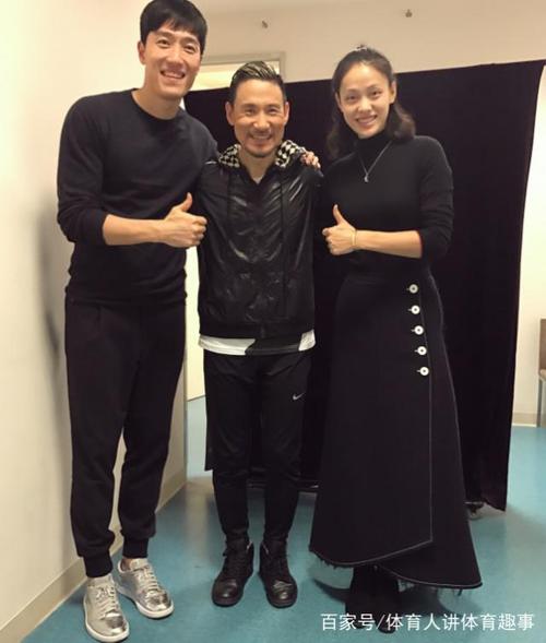 刘翔吴莎与著名演员合影