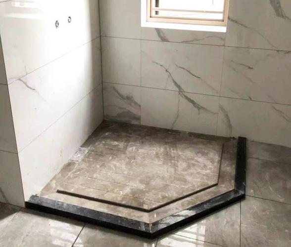 淋浴房别铺瓷砖啦,早过时了还天天堵,这样设计排水哗啦的,超爽