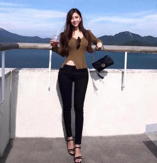 韩国真人版海贼王女帝颜值出众身材高挑这形象真是爱了
