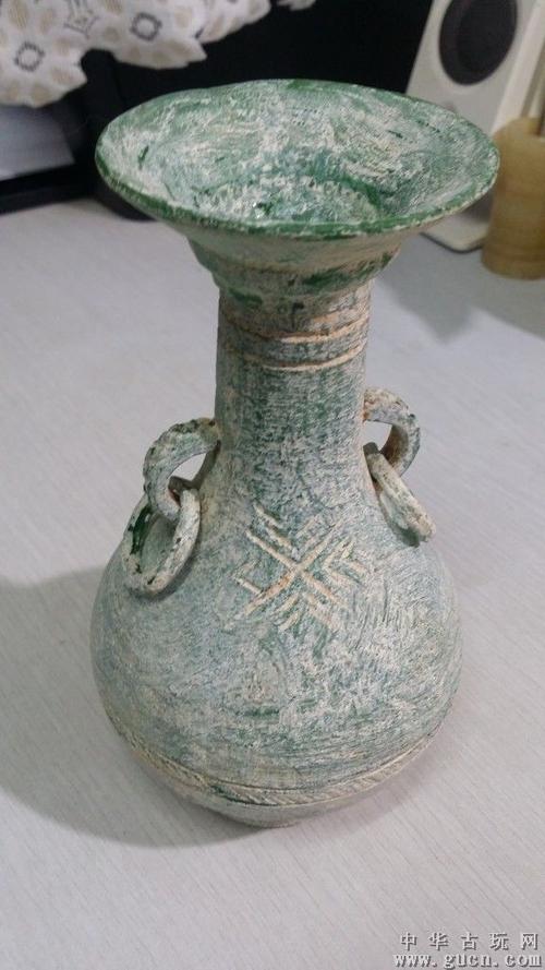 汉代双耳琉璃瓶