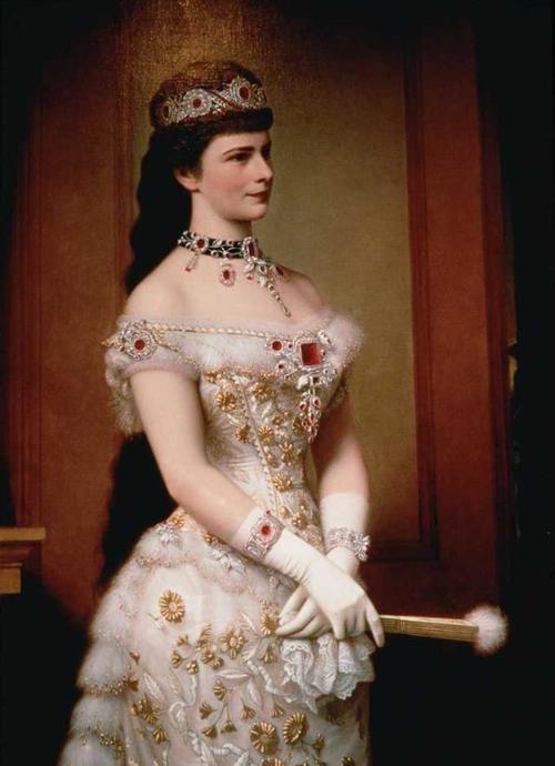 茜茜公主腰围大于50cm就绝食怀孕也要束腰这组老照片见证玄机